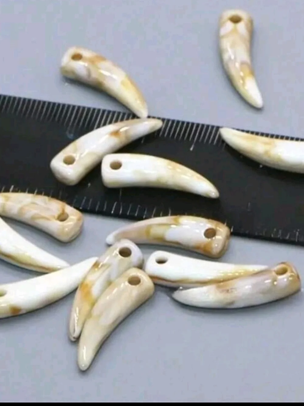 16 Packs Of 50pcs Cream Resin Marbled Tooth Bead Charms for Home Party Supplies